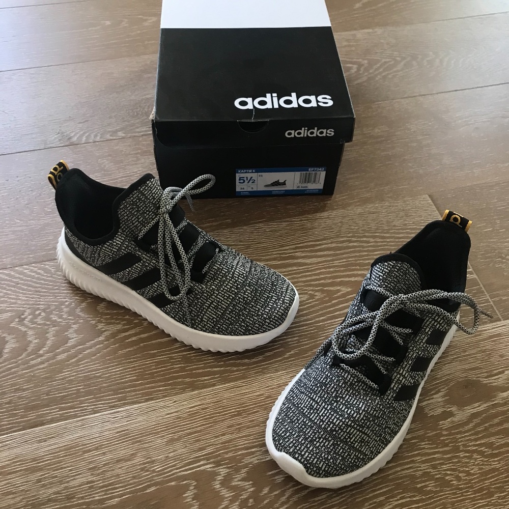 Adidas Kaptir K 5 1/2 Tennis Shoes